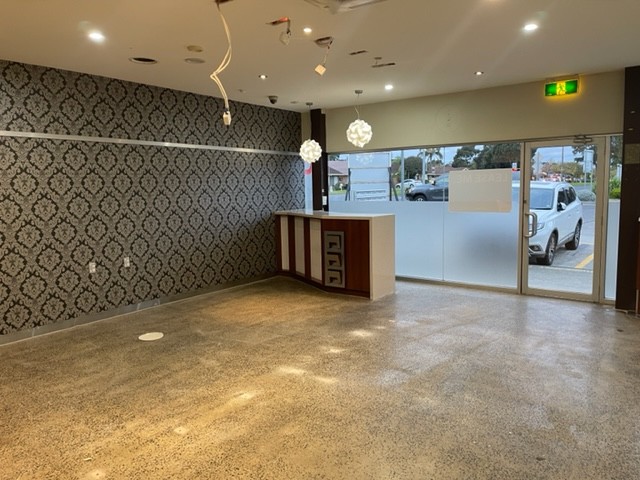 HAIRDRESSER/BARBER WANTED OR REFIT FOR FOOD/RETAIL/COMMERCIAL 1