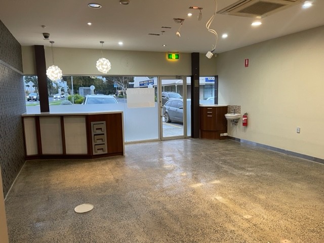 HAIRDRESSER/BARBER WANTED OR REFIT FOR FOOD/RETAIL/COMMERCIAL 1