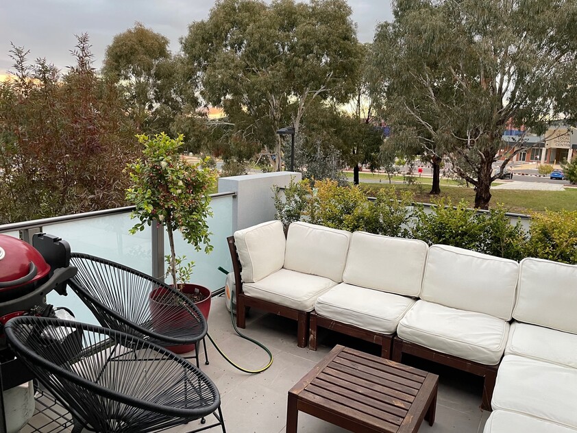 Two Bedroom Furnished Townhouse. Move in straight away.