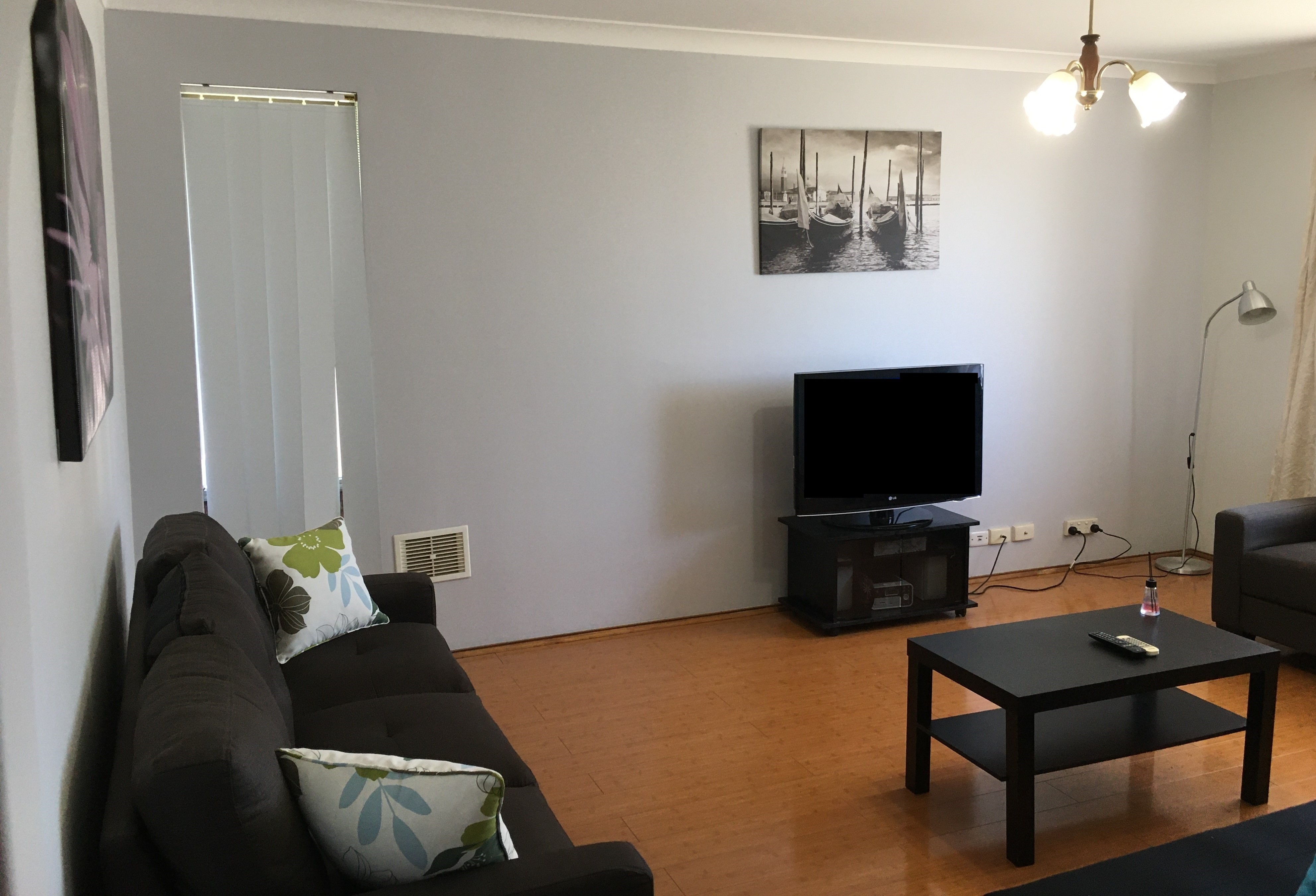 32 Huggins Road Thornlie WA 6108 House for Rent