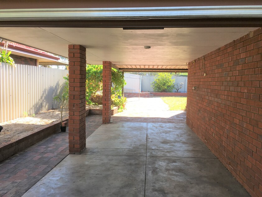 32 Huggins Road Thornlie WA 6108 House for Rent