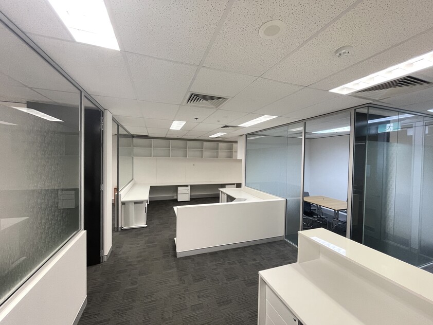 81SQM, CLOSE TO LAW COURTS AND WORLD SQUARE