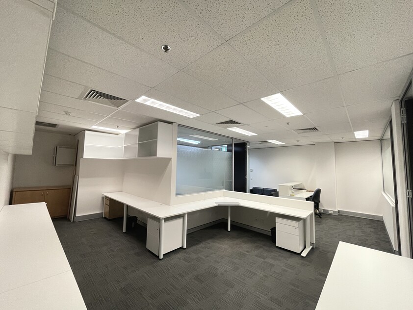 81SQM, CLOSE TO LAW COURTS AND WORLD SQUARE