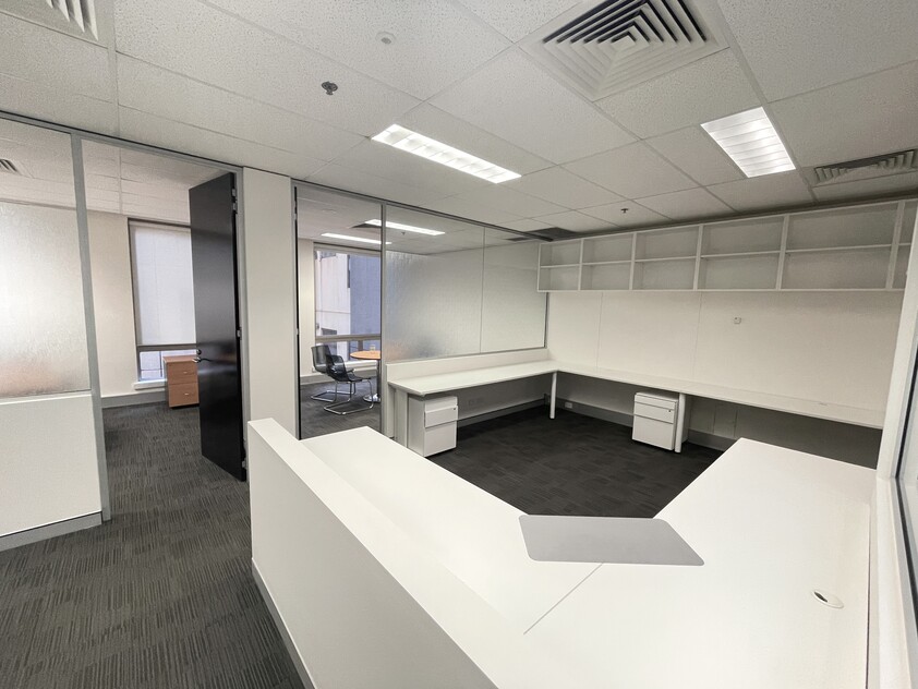 81SQM, CLOSE TO LAW COURTS AND WORLD SQUARE