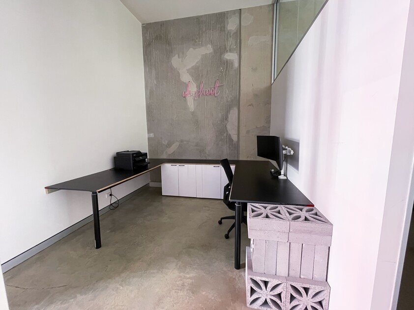 Prime central Southport location - Available to lease NOW!