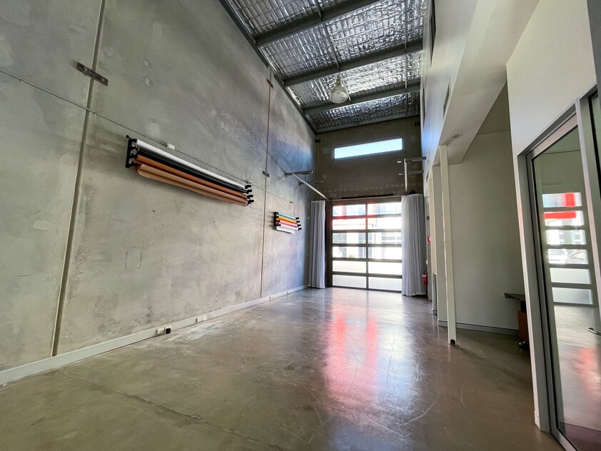 Prime central Southport location - Available to lease NOW!