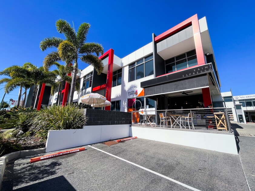 Prime central Southport location - Available to lease NOW!