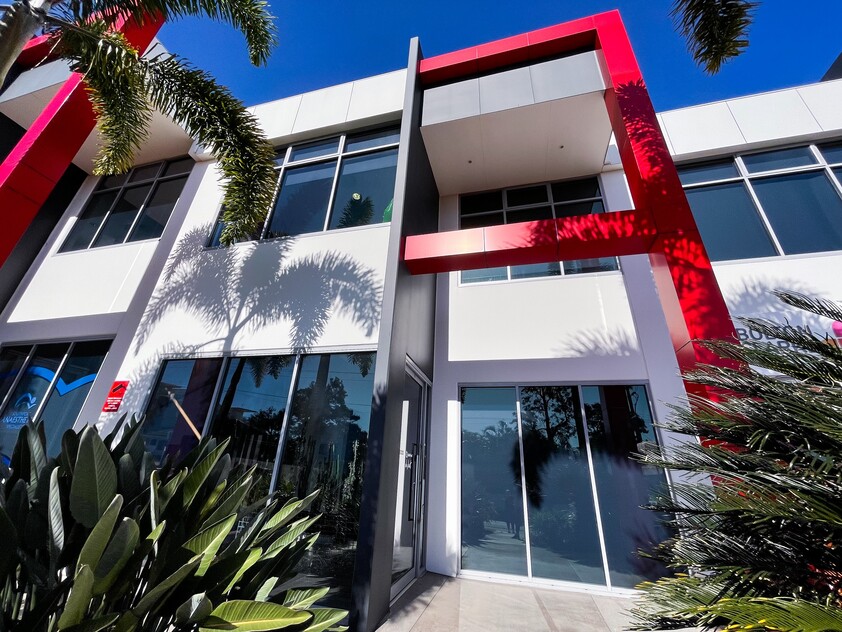 Prime central Southport location - Available to lease NOW!
