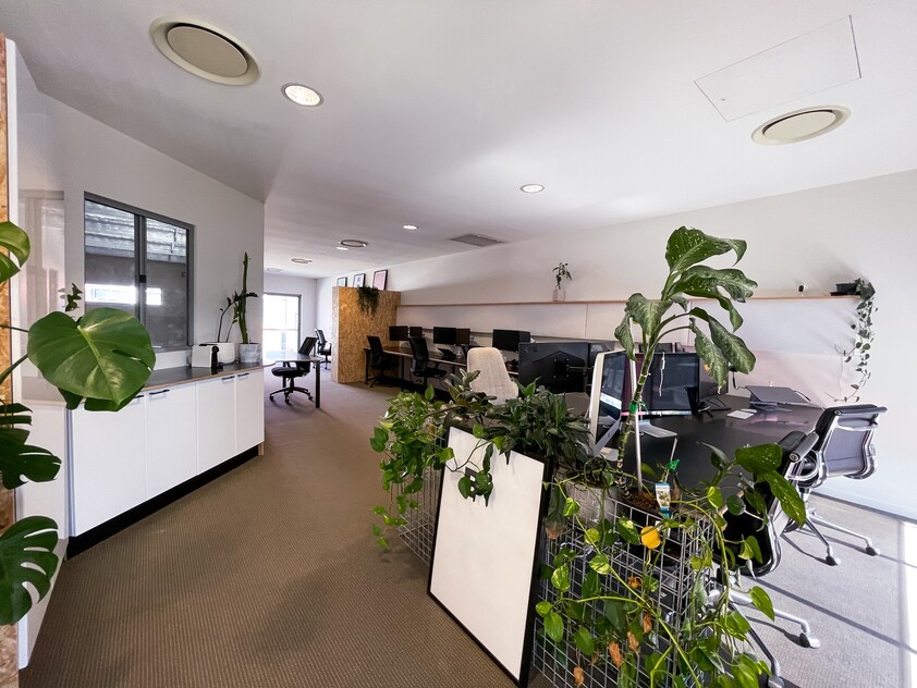 Prime central Southport location - Available to lease NOW!