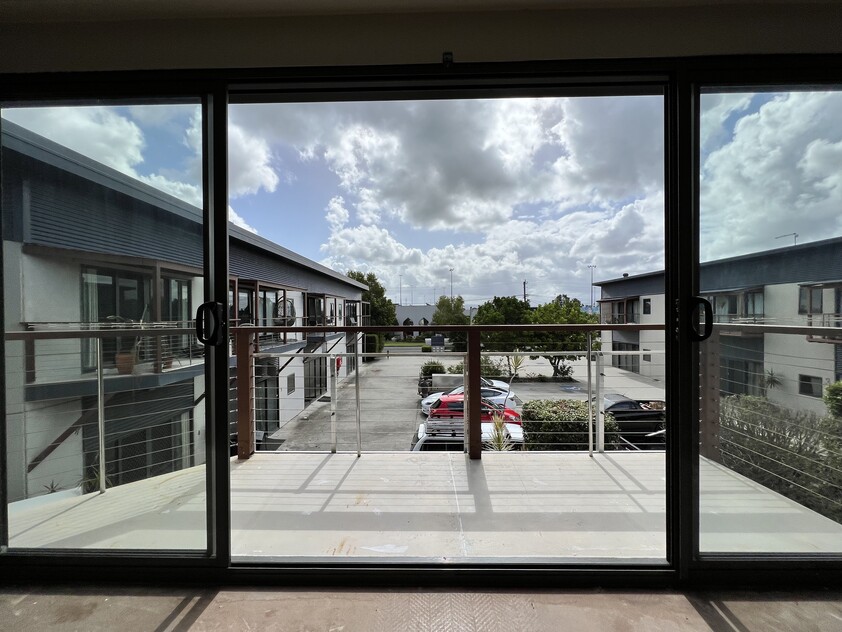 Fully Renovated Work Space Opportunity in Blooming Arts & Industrial Estate