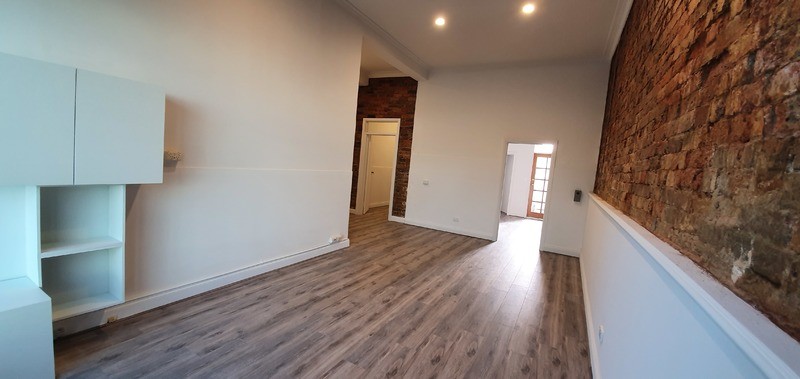 Competitively Priced Shop/Office in a great location