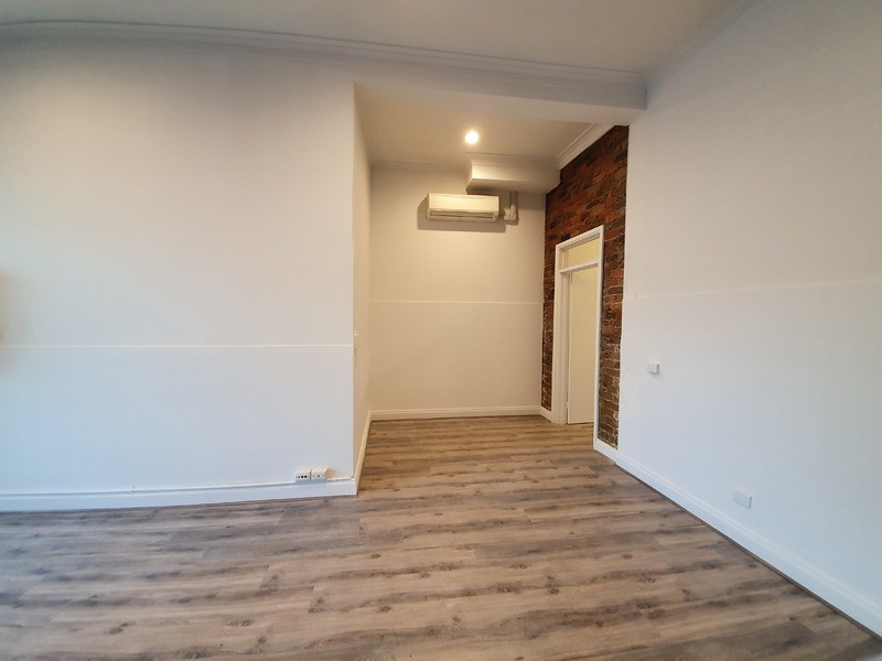Competitively Priced Shop/Office in a great location