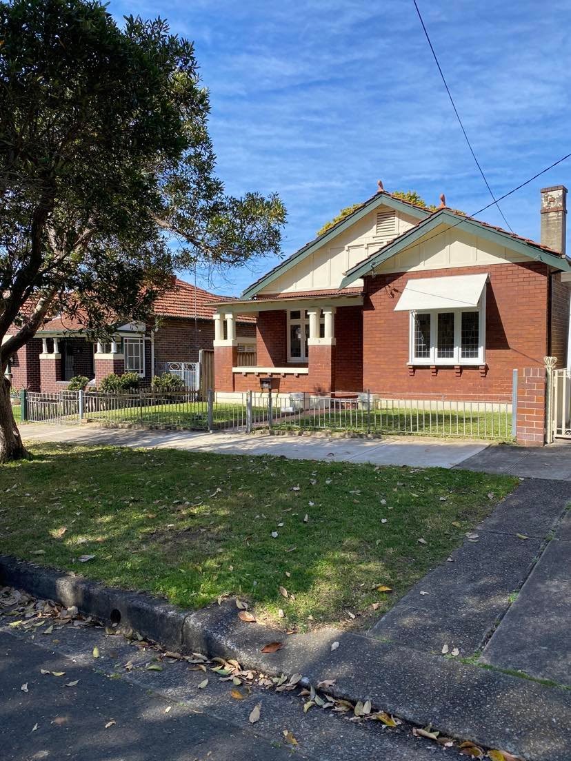 Perfect location, a stones throw from local shops, parks and bus stops