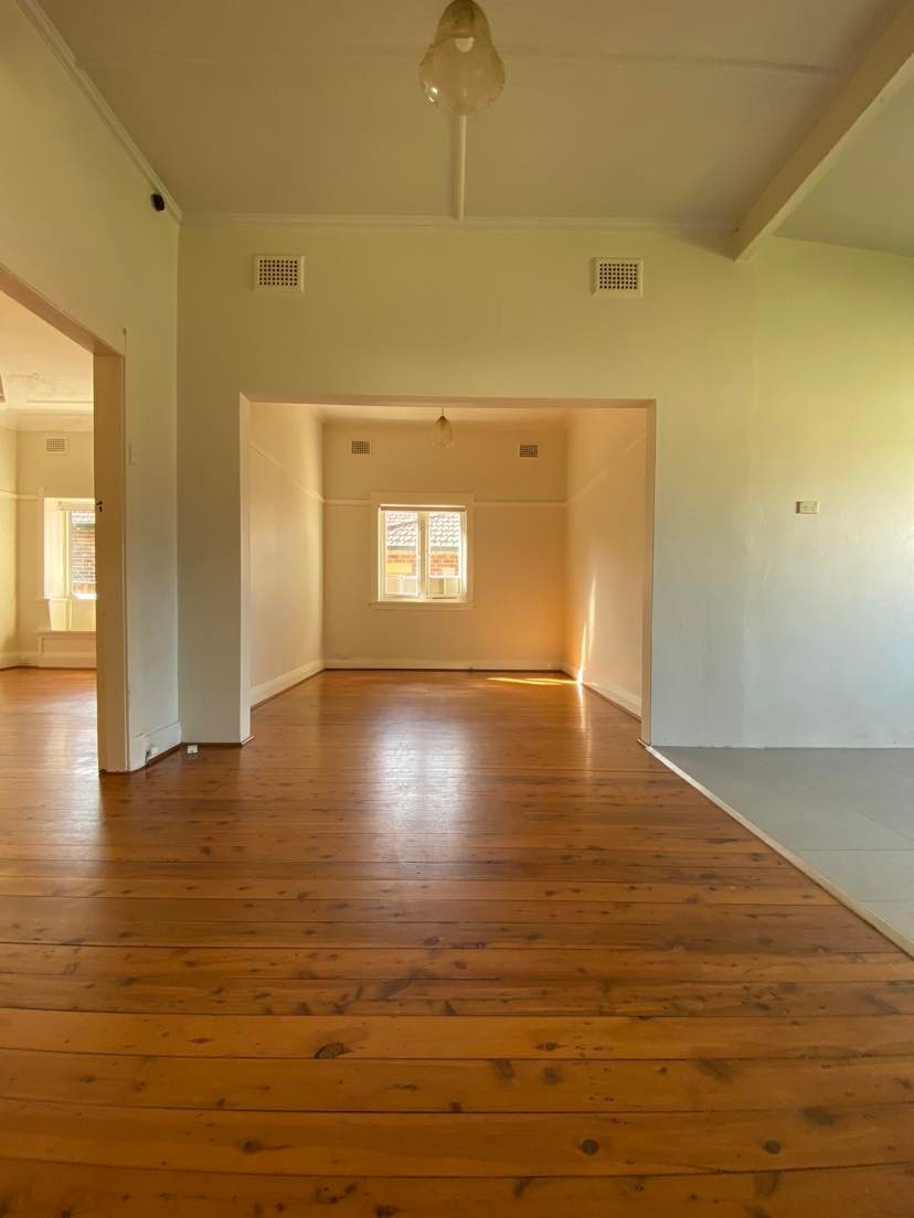 Perfect location, a stones throw from local shops, parks and bus stops