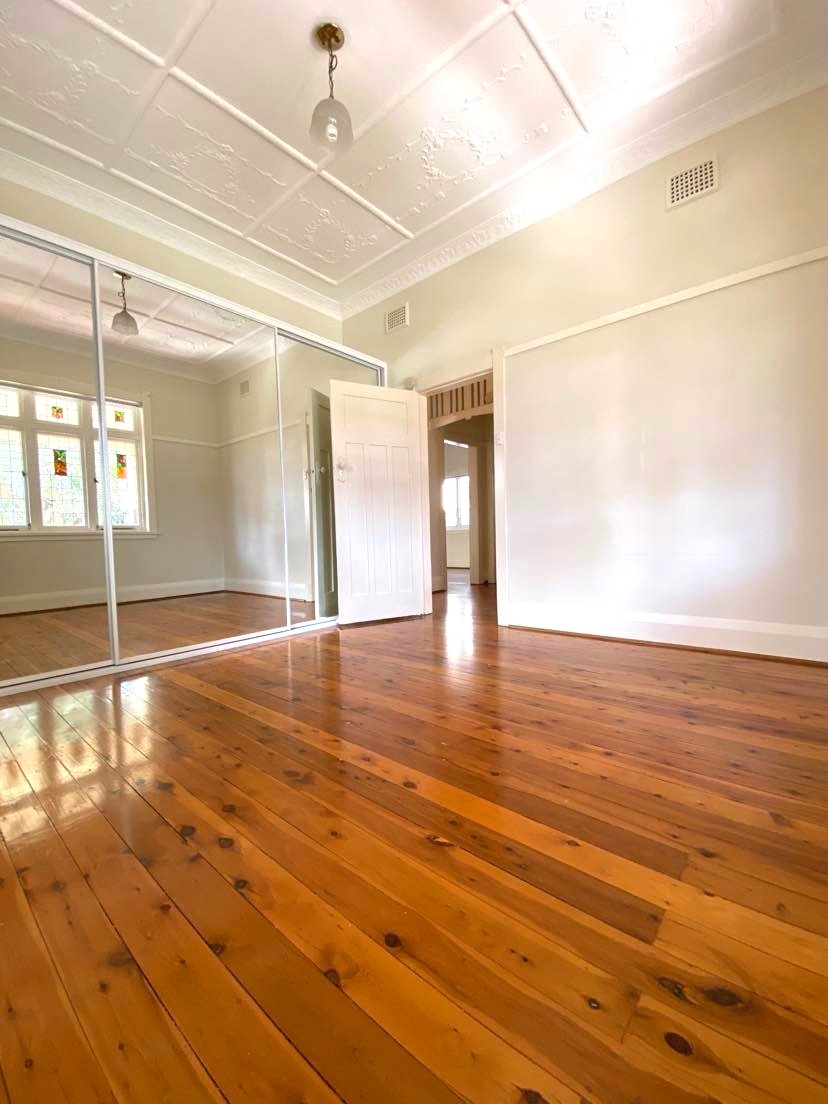 Perfect location, a stones throw from local shops, parks and bus stops