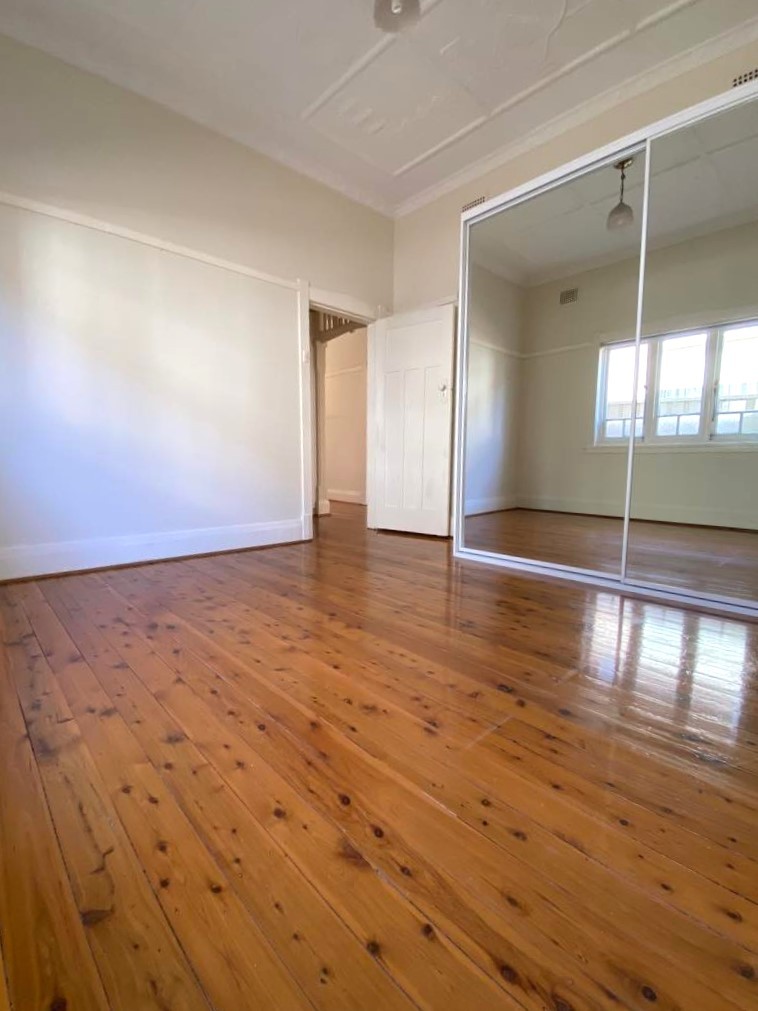 Perfect location, a stones throw from local shops, parks and bus stops
