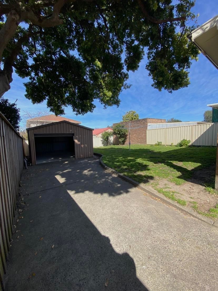 Perfect location, a stones throw from local shops, parks and bus stops