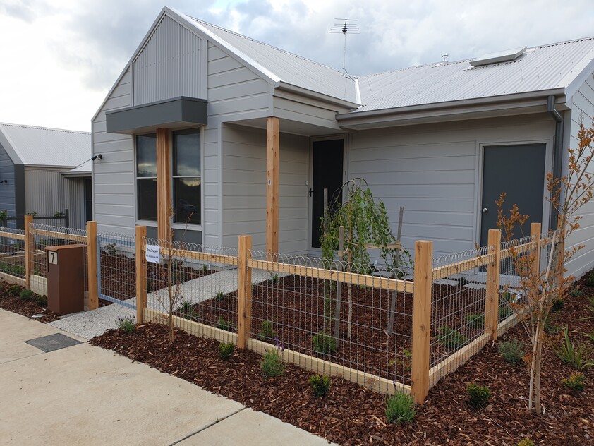 7/3 Cover Drive New Gisborne VIC 3438 House for Rent