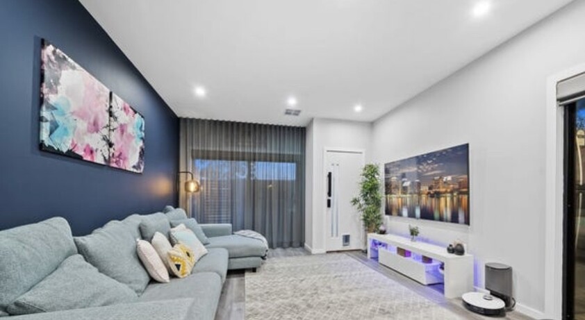 Modern 5 bedroom townhouse