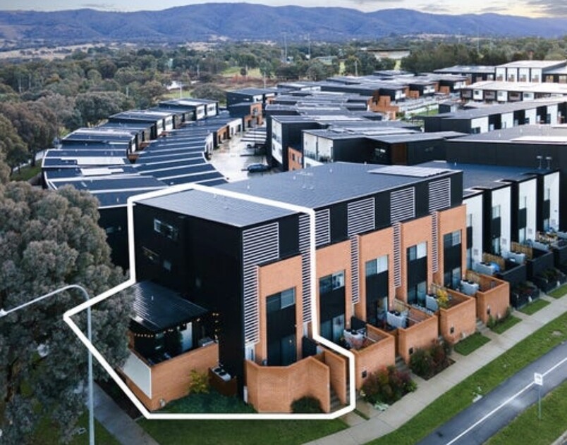 Modern 5 bedroom townhouse