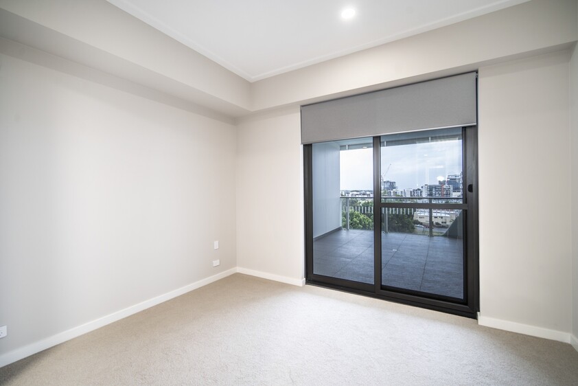 *PENDING APPLICATION* MODERN 1 BEDROOM, 1 BATHROOM UNFURNISHED APARTMENT