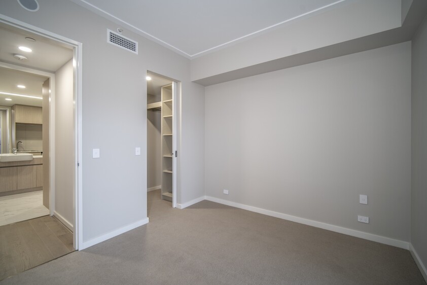 *PENDING APPLICATION* MODERN 1 BEDROOM, 1 BATHROOM UNFURNISHED APARTMENT