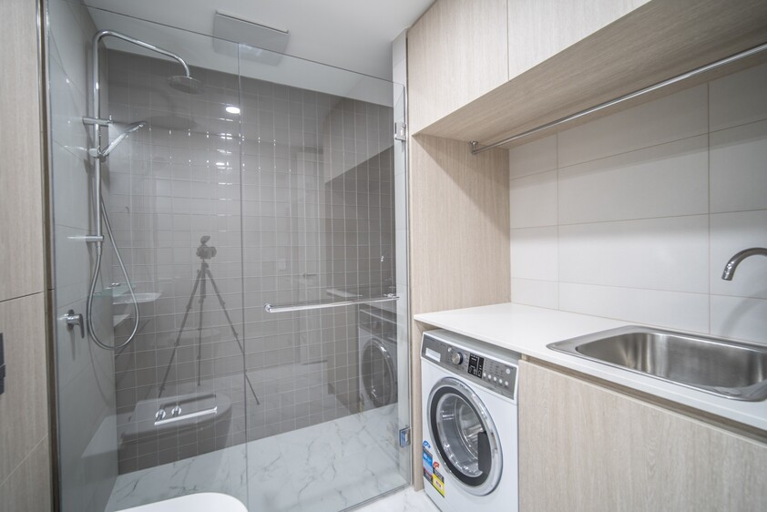 *PENDING APPLICATION* MODERN 1 BEDROOM, 1 BATHROOM UNFURNISHED APARTMENT