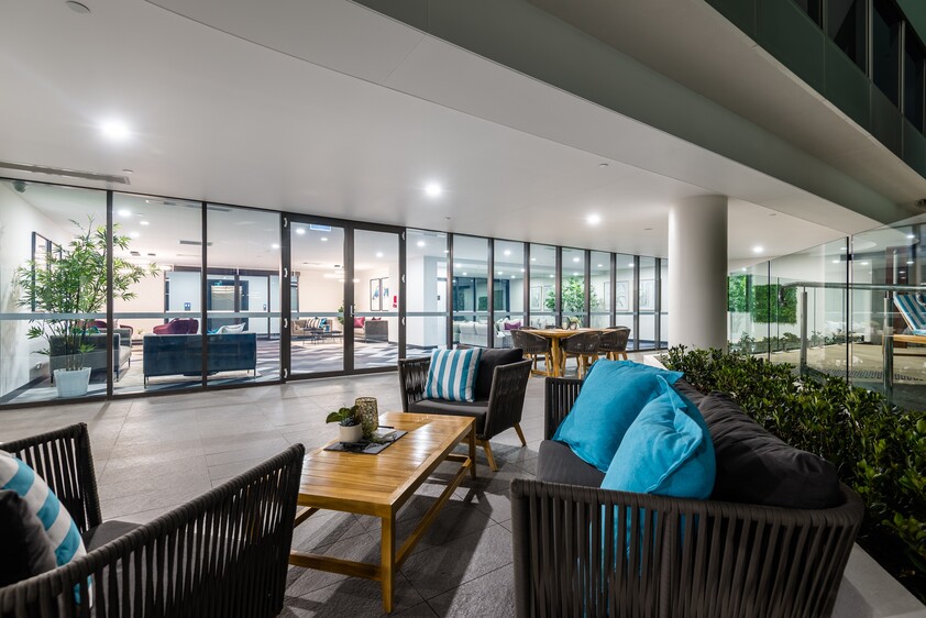 *PENDING APPLICATION* MODERN 1 BEDROOM, 1 BATHROOM UNFURNISHED APARTMENT