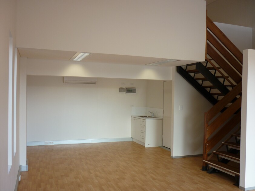 Superb & Versatile Shop/Office in Prospect’s Village Heart