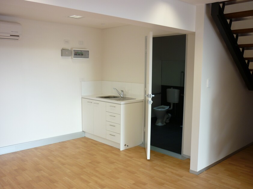Superb & Versatile Shop/Office in Prospect’s Village Heart