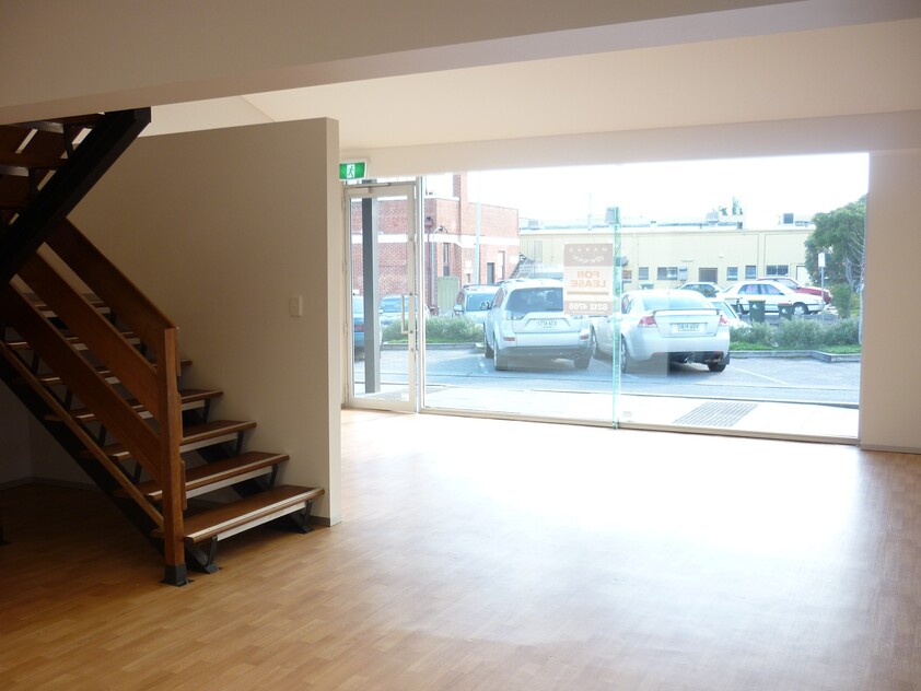 Superb & Versatile Shop/Office in Prospect’s Village Heart