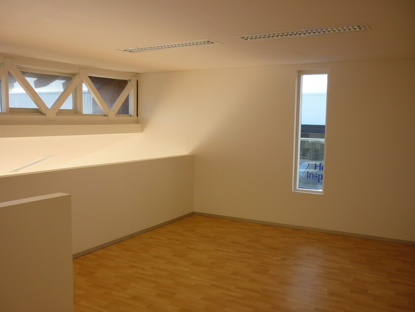 Superb & Versatile Shop/Office in Prospect’s Village Heart