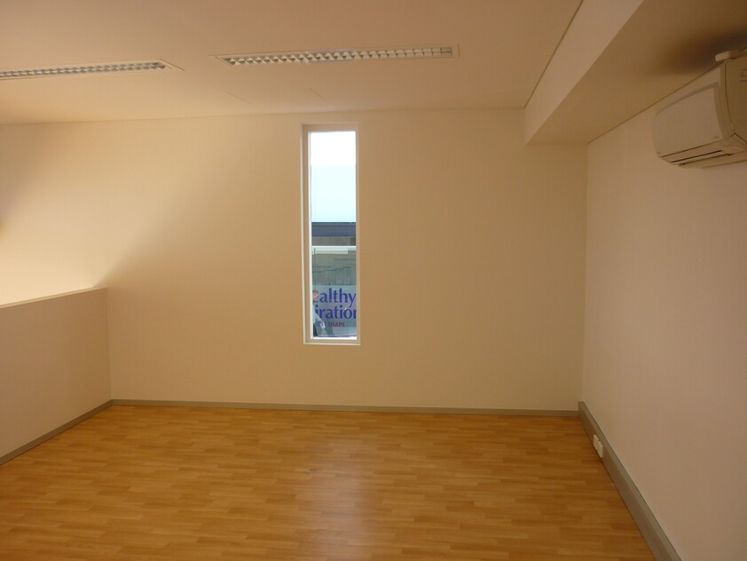 Superb & Versatile Shop/Office in Prospect’s Village Heart