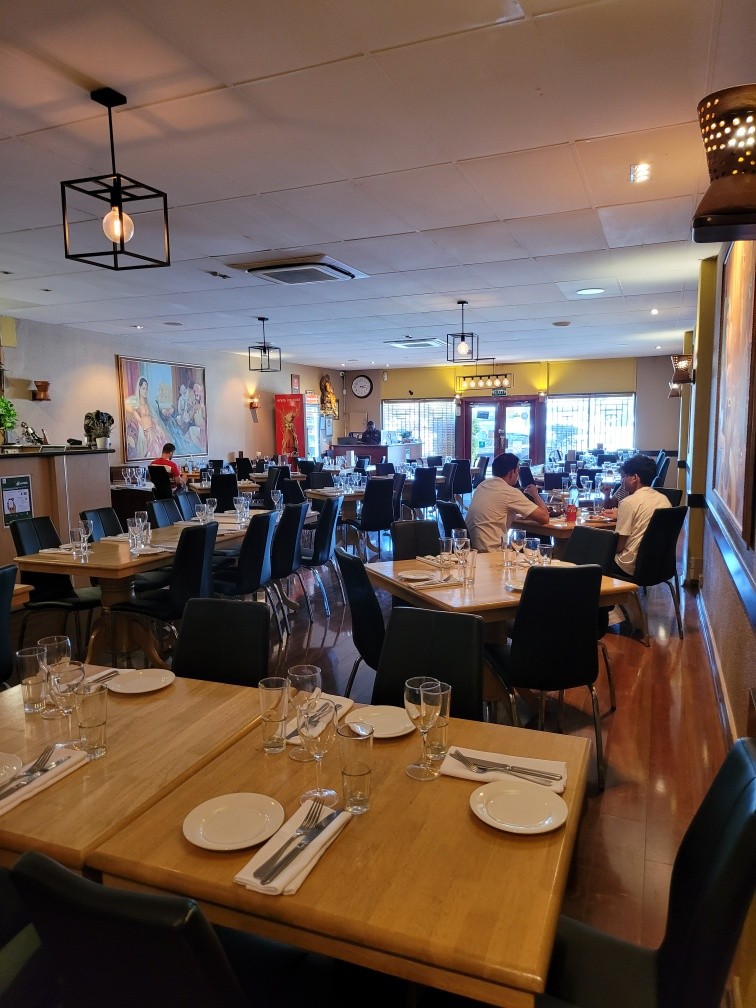 Opportunity to lease a well-established restaurant in a prime location with huge advertising exposure
