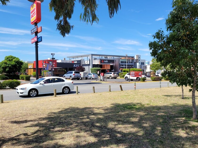 Opportunity to lease a well-established restaurant in a prime location with huge advertising exposure