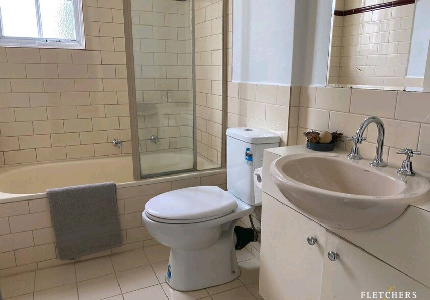 2/178 Gillies Street Fairfield VIC 3078 Unit for Rent