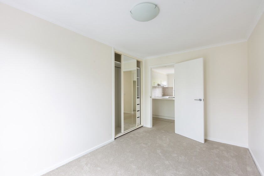 Spacious modern single-level townhouse - a rare opportunity!