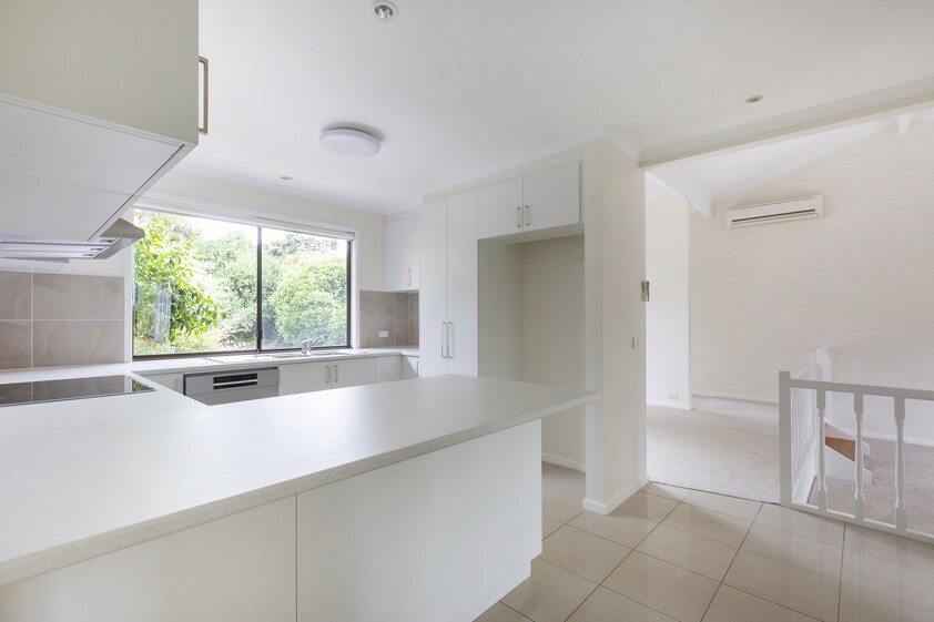 Spacious modern single-level townhouse - a rare opportunity!
