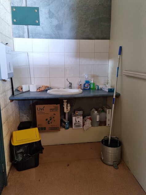 Well appointed Office/Workshop