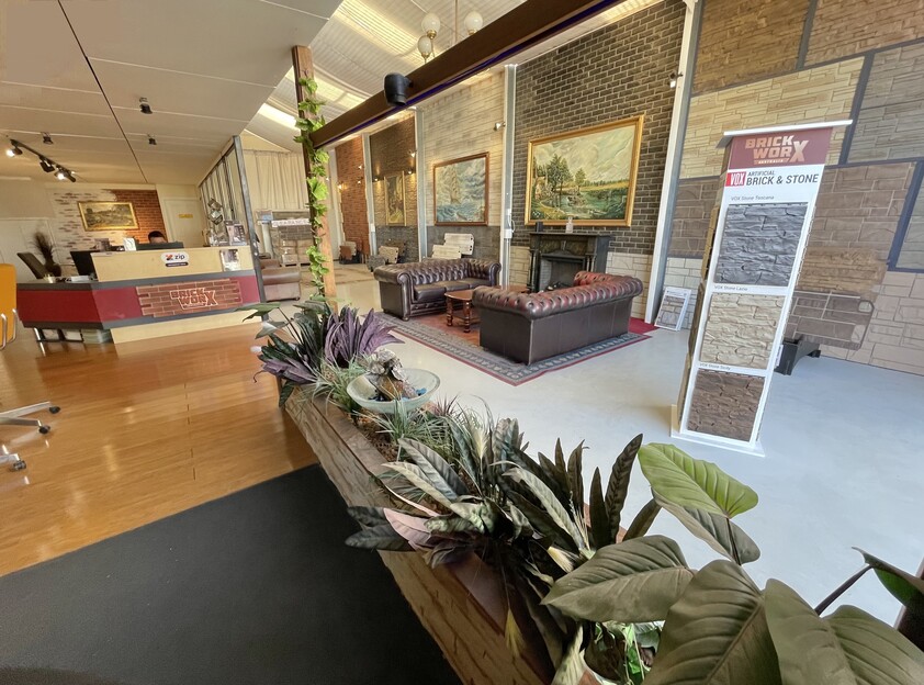 Prime Location Office/Warehouse - Versatile, City Fringe Location
