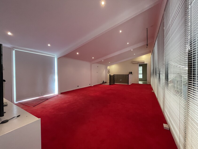Prime Location Office/Warehouse - Versatile, City Fringe Location