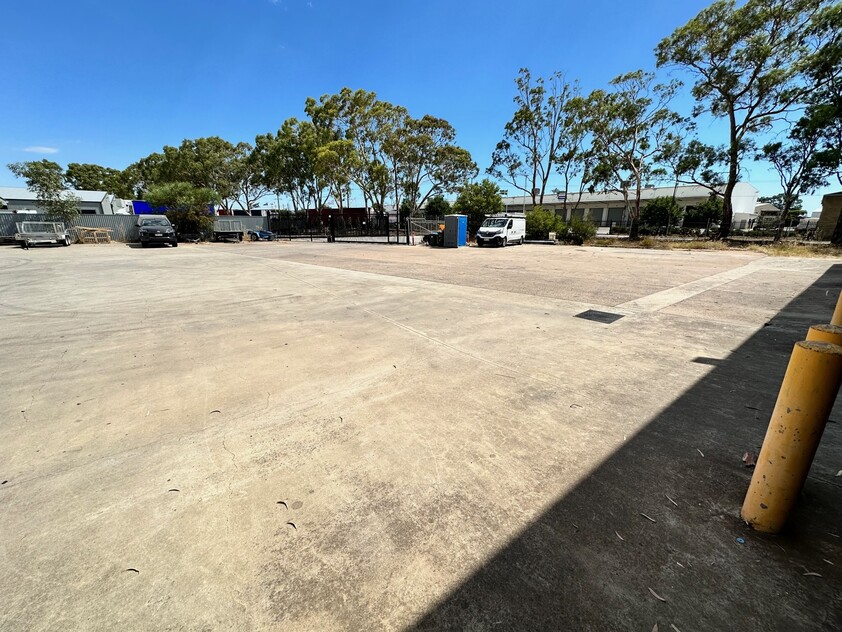Industrial Business Hub - Modern Safe and Secure Warehouses