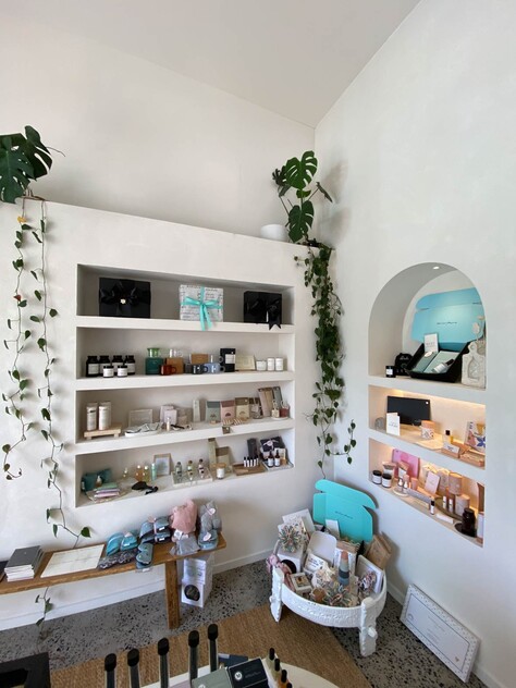 Retail showroom plus office