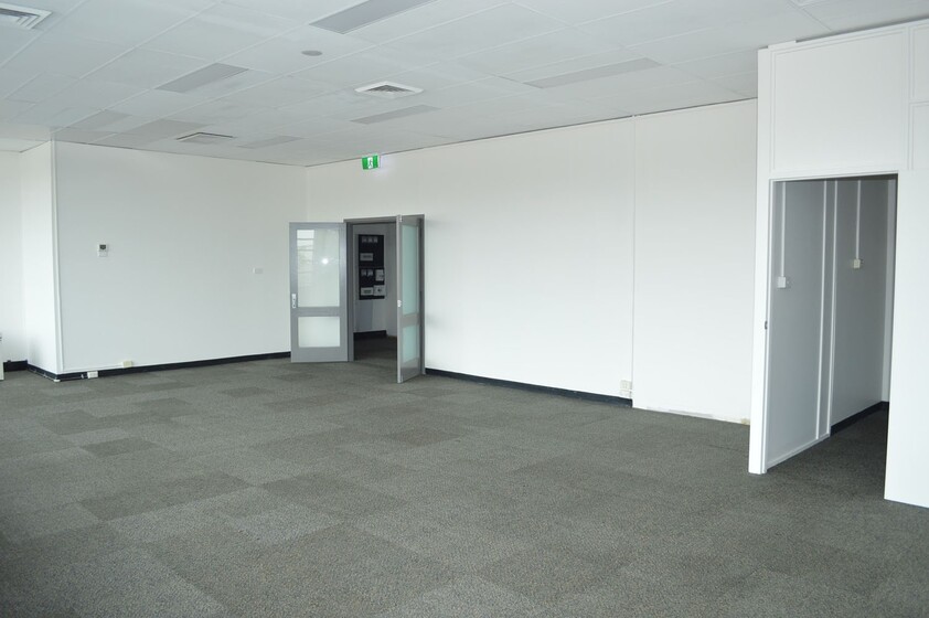 82 sqm Level 1 Office Suite in Cardiff CBD