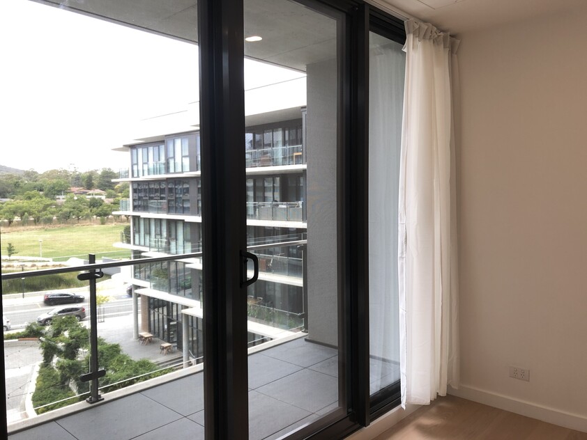 $580 per week Available from 12th March 2023. Superb unobstructed views, north-east facing.