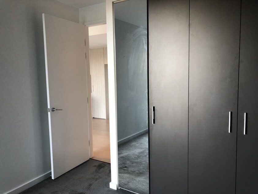 $580 per week Available from 12th March 2023. Superb unobstructed views, north-east facing.