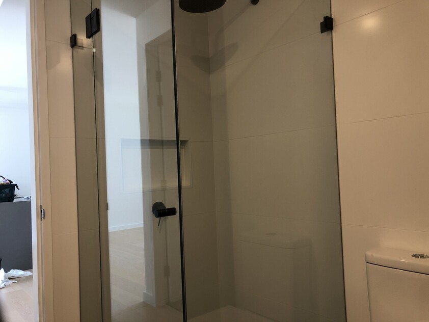 $580 per week Available from 12th March 2023. Superb unobstructed views, north-east facing.