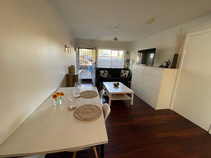 Sunny Apartment in the Perfect Location!