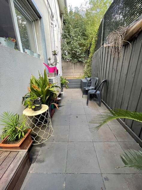 Sunny Apartment in the Perfect Location!