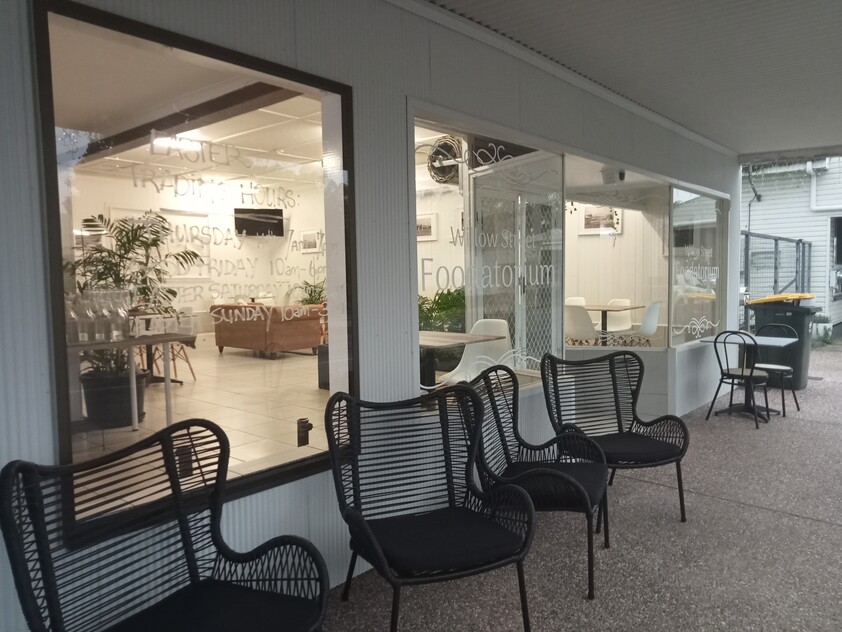 Freehold licensed Cafe / Restaurant with lifestyle floor plan